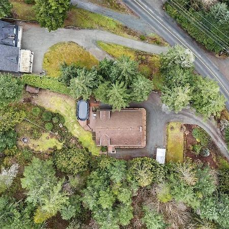 Chalet Style Cottage Near Shawnigan Lake Zewnętrze zdjęcie