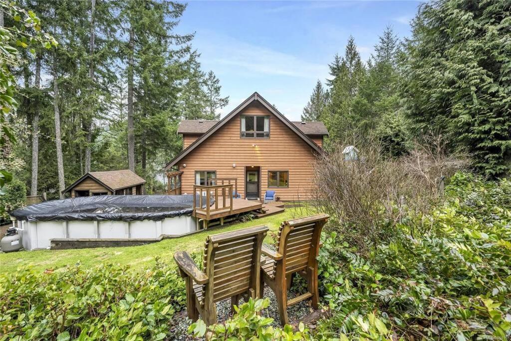 Chalet Style Cottage Near Shawnigan Lake Zewnętrze zdjęcie