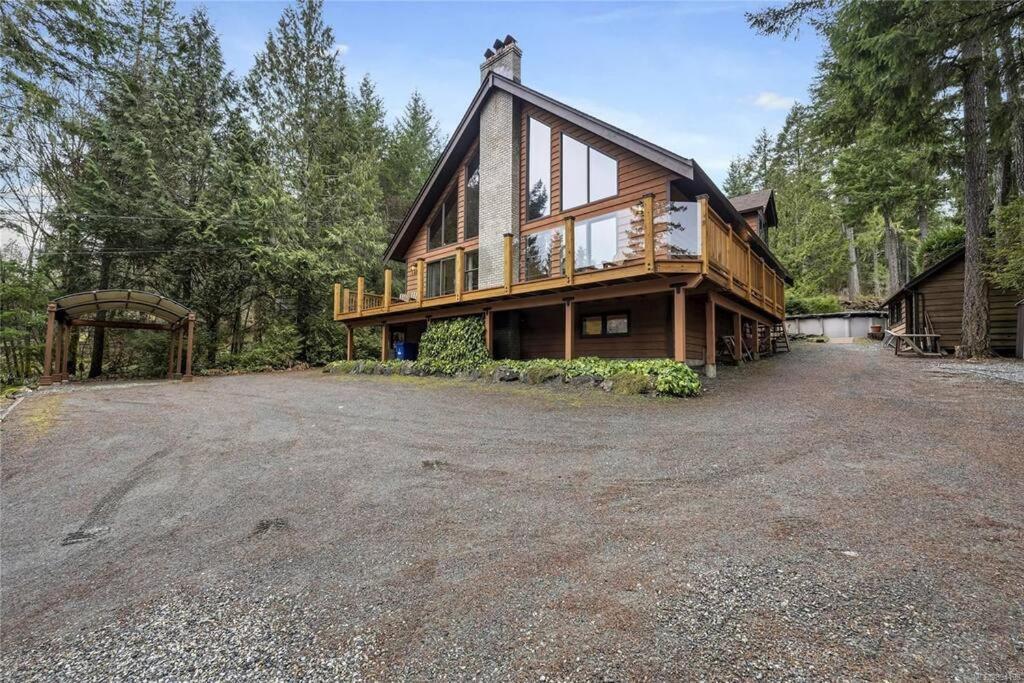 Chalet Style Cottage Near Shawnigan Lake Zewnętrze zdjęcie