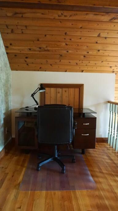 Chalet Style Cottage Near Shawnigan Lake Zewnętrze zdjęcie